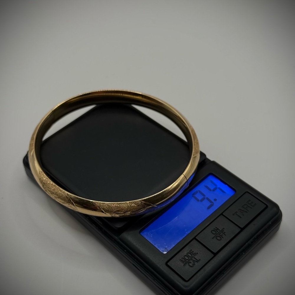 14K Gold Bangle - Picture 4 of 9